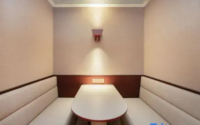Ni Hao Hotel (Jingdezhen People's Square, Tao Yang Alley)