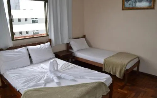 Hotel Andrade E Pereira