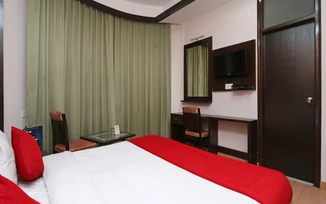 OYO 7547 Hotel Burans Residency