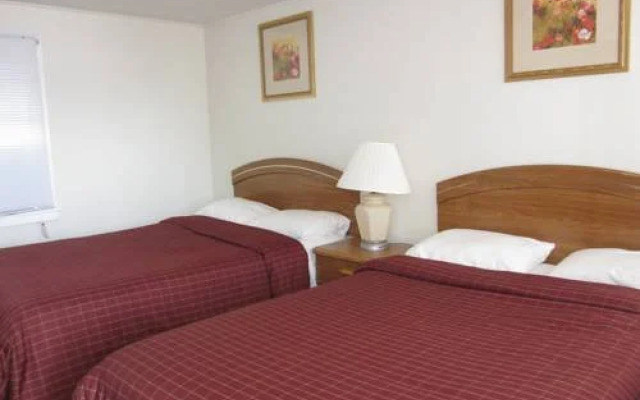 Colonial Penn Motel