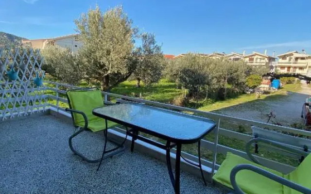 Mpanos Sea Apartment 1