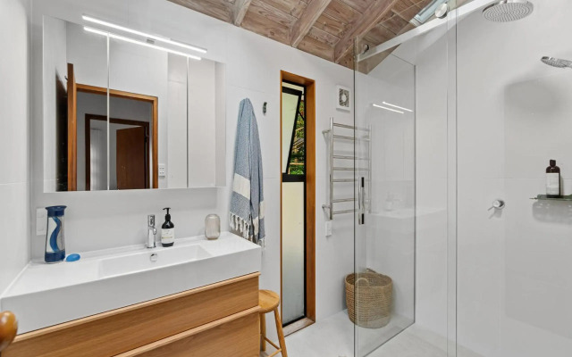 Perfectly Piha - Piha Holiday Home