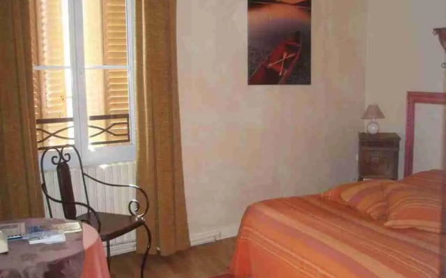 Logis Hôtel les Capucins