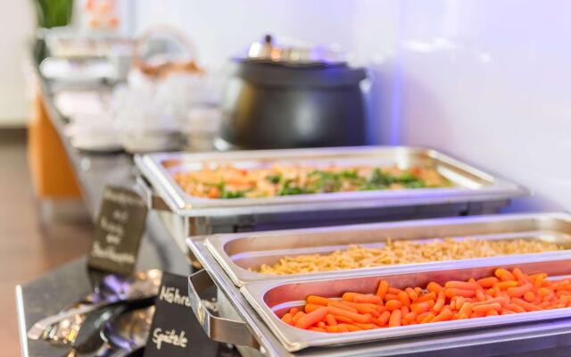 Отель Courtyard by Marriott Dortmund
