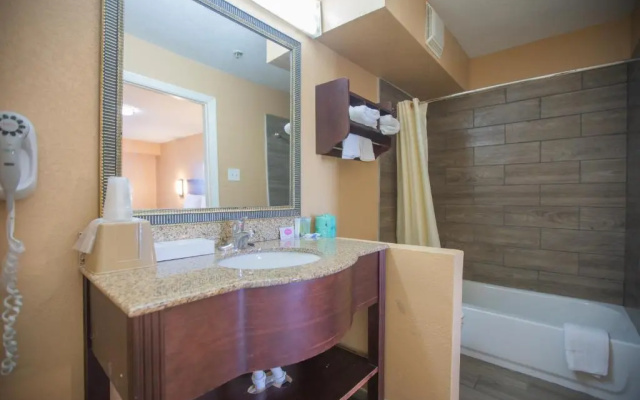 The Crossroads Hotel and Suites Irving