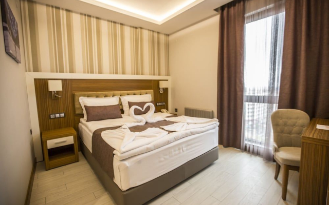 Honour Hotel