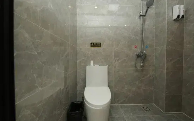 Lianger Hotel (Kunming Wuyue Plaza)