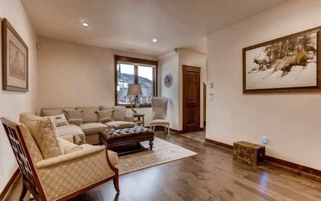 Spacious 3 Bedroom Townhome in River Run Village Within Walking Distance to Gondola and Restaurants