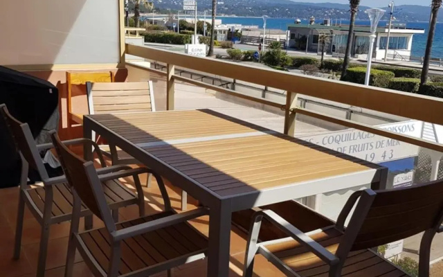2 Piéces Clim Face a la plage vue Mer