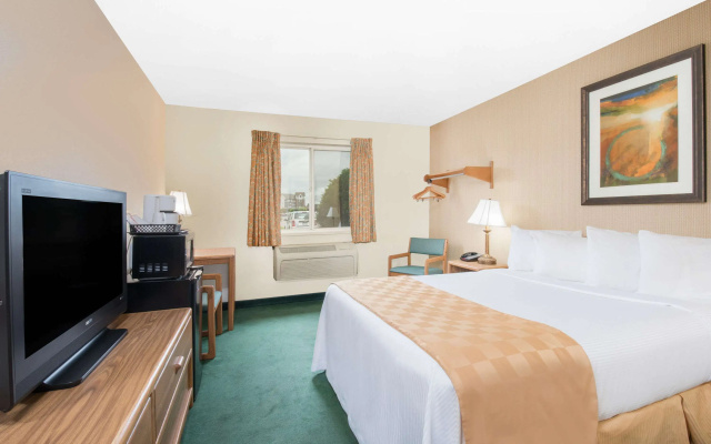 Days Inn & Suites by Wyndham Fargo 19th Ave/Airport Dome