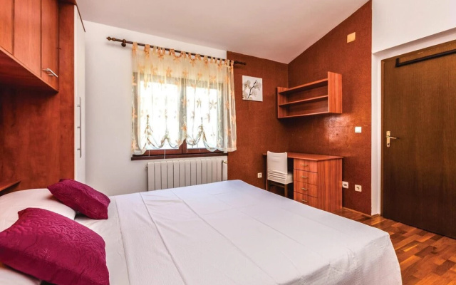 Nice Home in Podstrana With Wifi and 2 Bedrooms