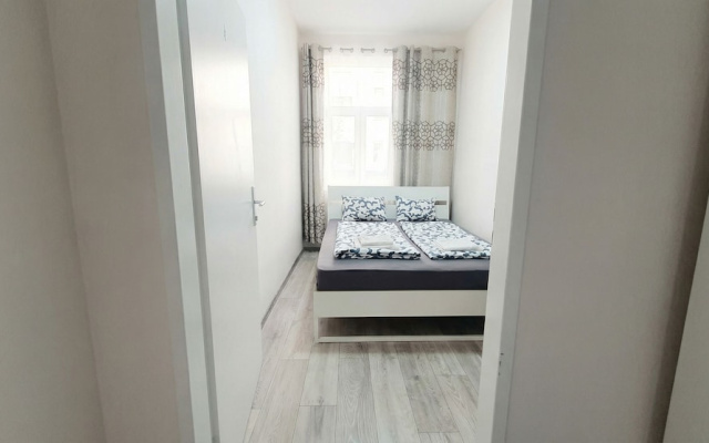 15 Min to Vienna Center - Affordable & Simple 5BR Apt with WIFI