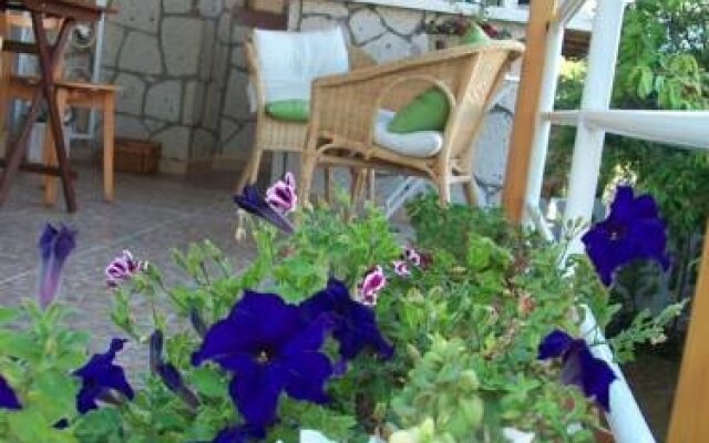 Отель Munevver Abla Ev Otel Чешме