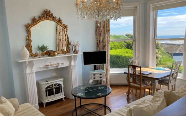 Flat 2, 1 Alexandra Gardens - Pet friendly
