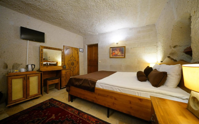Harman Cave Hotel