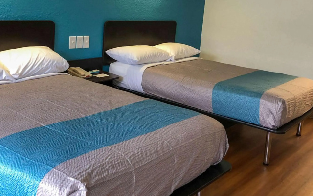 Motel 6 Daytona Beach, FL - Speedway