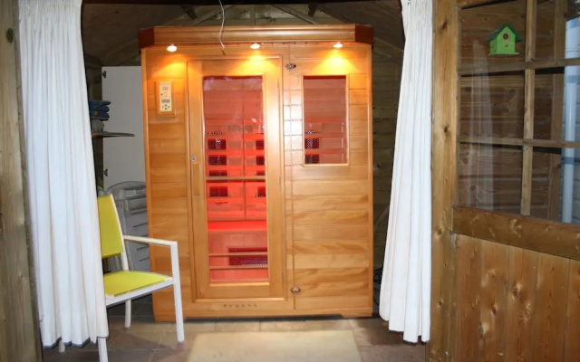 Enticing Bungalow in Uden With Sauna