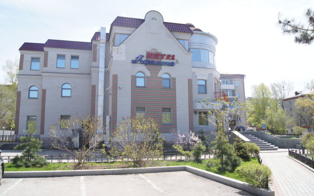 Гостиница Афалина в Хабаровске - забронировать гостиницу Афалина, цены и фото номеров Хабаровск вид на фасад