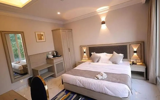 Fabhotel Prime Hampton By Ic'S