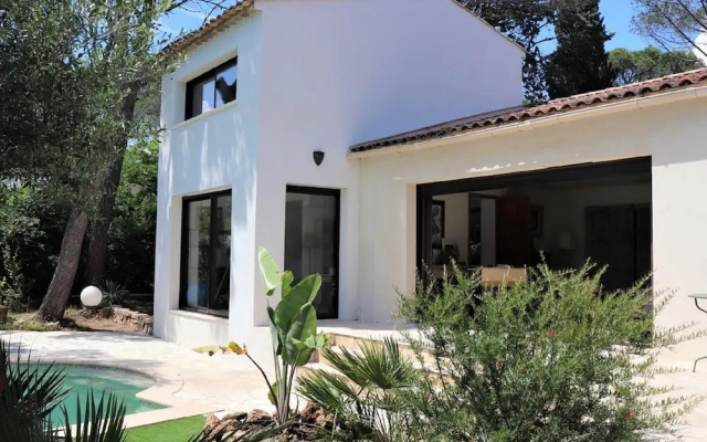 Lavish Holiday Home in Frejus With Private Swimming Pool