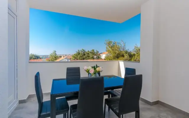 Pasko 3 modern furnished ap for 7