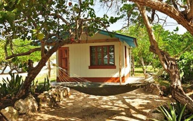 Отель Coral Cove Resort & Spa вид на фасад