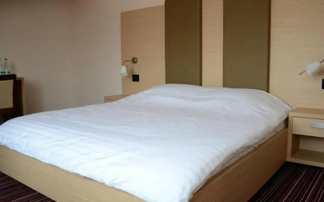 Zenti Plaza Hotel
