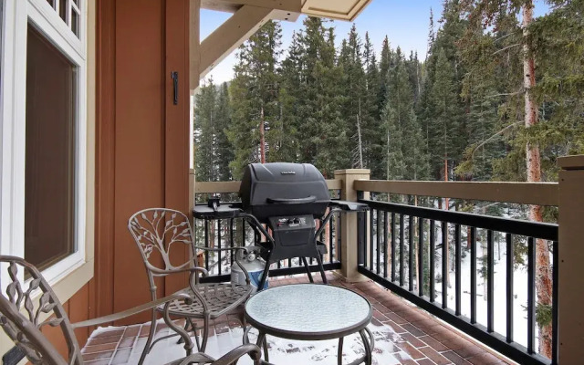 3044 Lone Eagle 2 Bedroom Condo by RedAwning