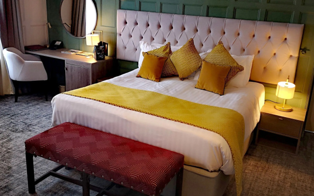 Hatherley Manor Hotel & Spa