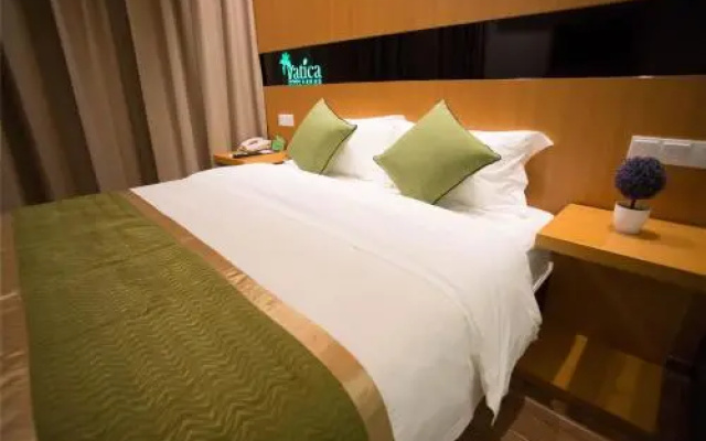 Vatica Guangdong Shenzhen Longhua Qinghu Metro Station Hotel
