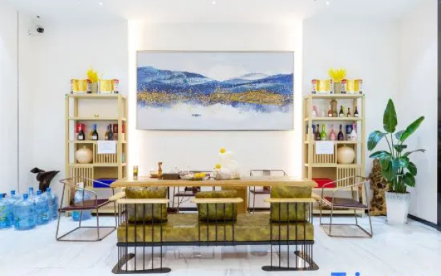 Yuxi Lakeside Hotel
