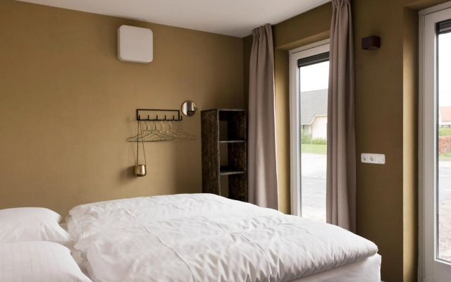Luxurious group home with hot tub in Vlagtwedde