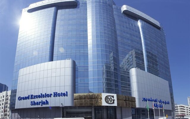 Отель Grand Excelsior Hotel Sharjah ОАЭ, Шарджа - 1 отзыв об отеле, цены и фото номеров - забронировать отель Grand Excelsior Hotel Sharjah онлайн вид на фасад