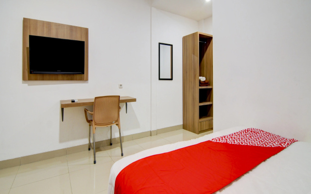 OYO 90233 The Shine Residence