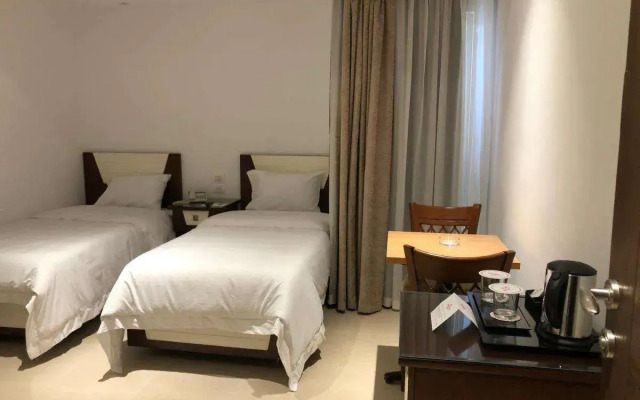 Maxim Hotel