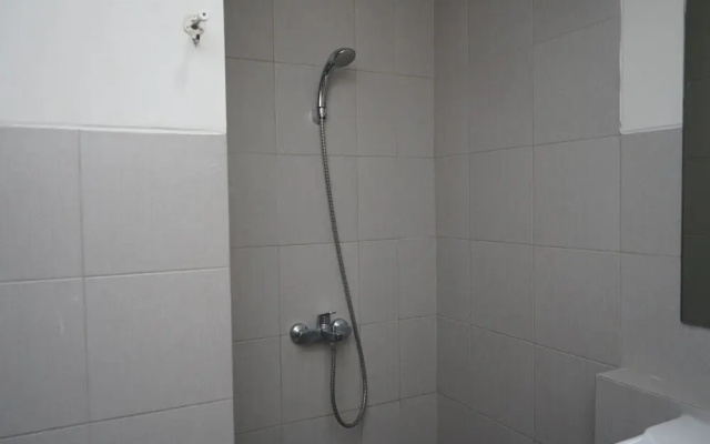 Warm And Cozy Studio Bintaro Icon Apartment
