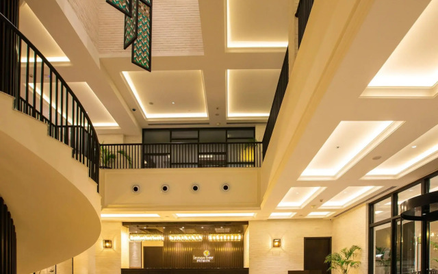 Lemon Tree Premier City Center Pune