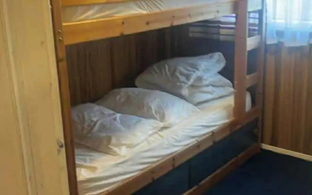 Cabin Sleeps 4 With Parking