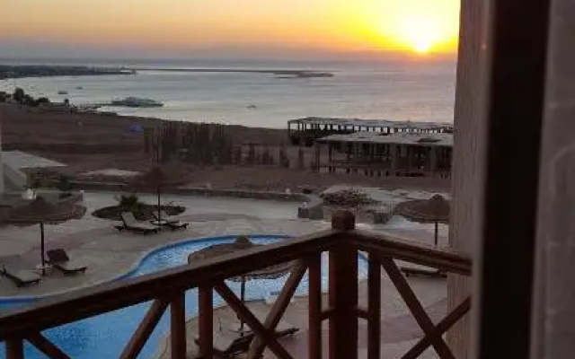Half Moon - Sunny Dahab resort
