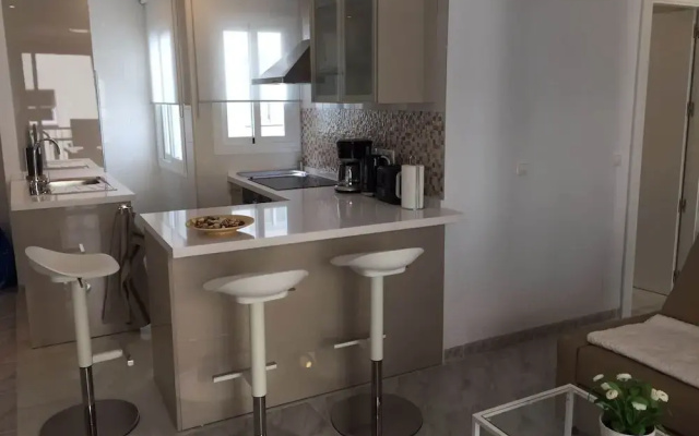 Apartment Sleeps 4 Near Beach