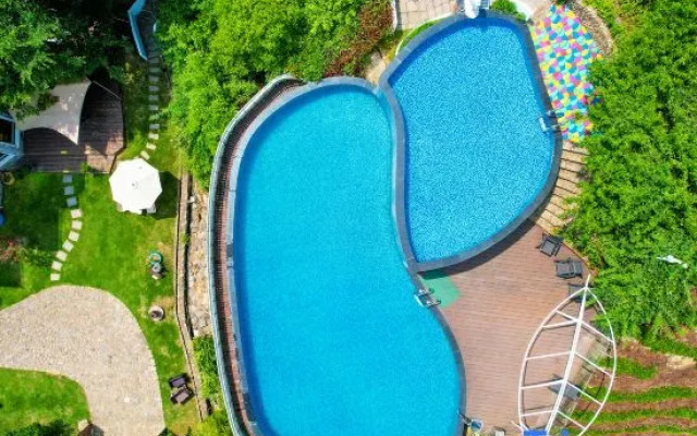 Huzhou Xisai  mountain col in the courtyard home stay