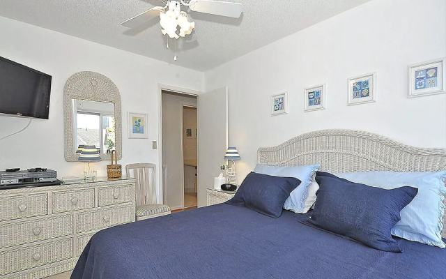 Harbour Island 69J by RedAwning