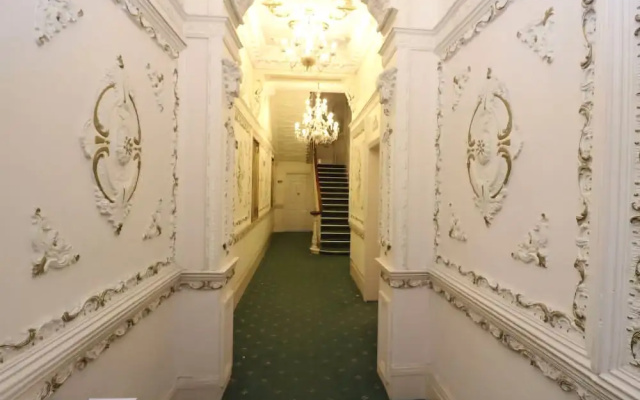 HFS Studio Next To Hydepark L10