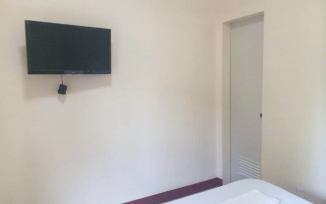 AJ Travellers Inn Annex