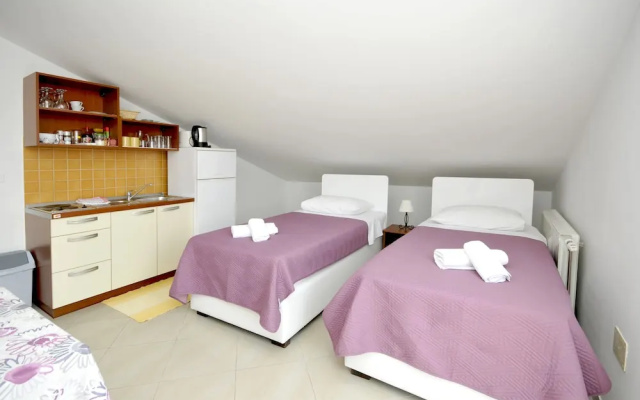 Apartments Roza