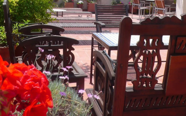 Avenida Apartments Pintor 4