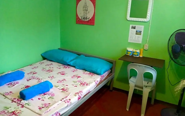 JUNJALs Backpackers Chalet