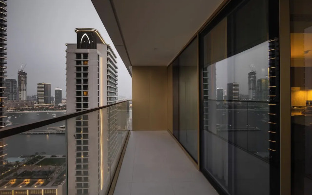 Elegant 2BR Apartment with Sea View