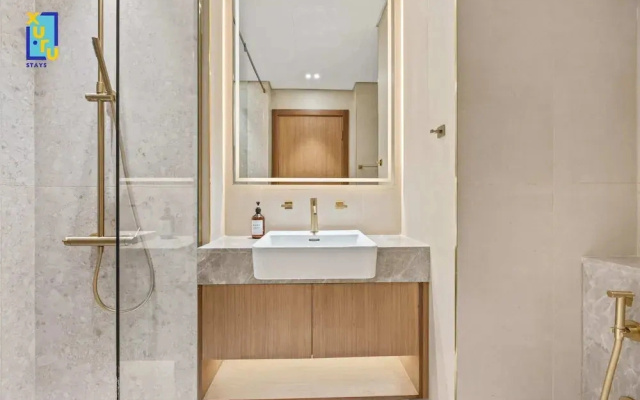 Timeless & Textured Studio w/ Jacuzzi Trillionaire