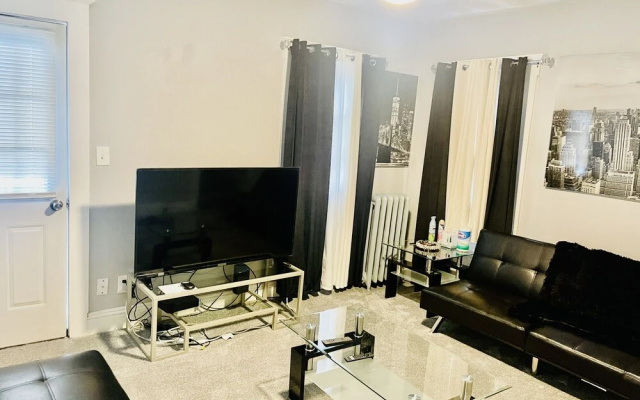 Newly Renovated 2 floor Getaway